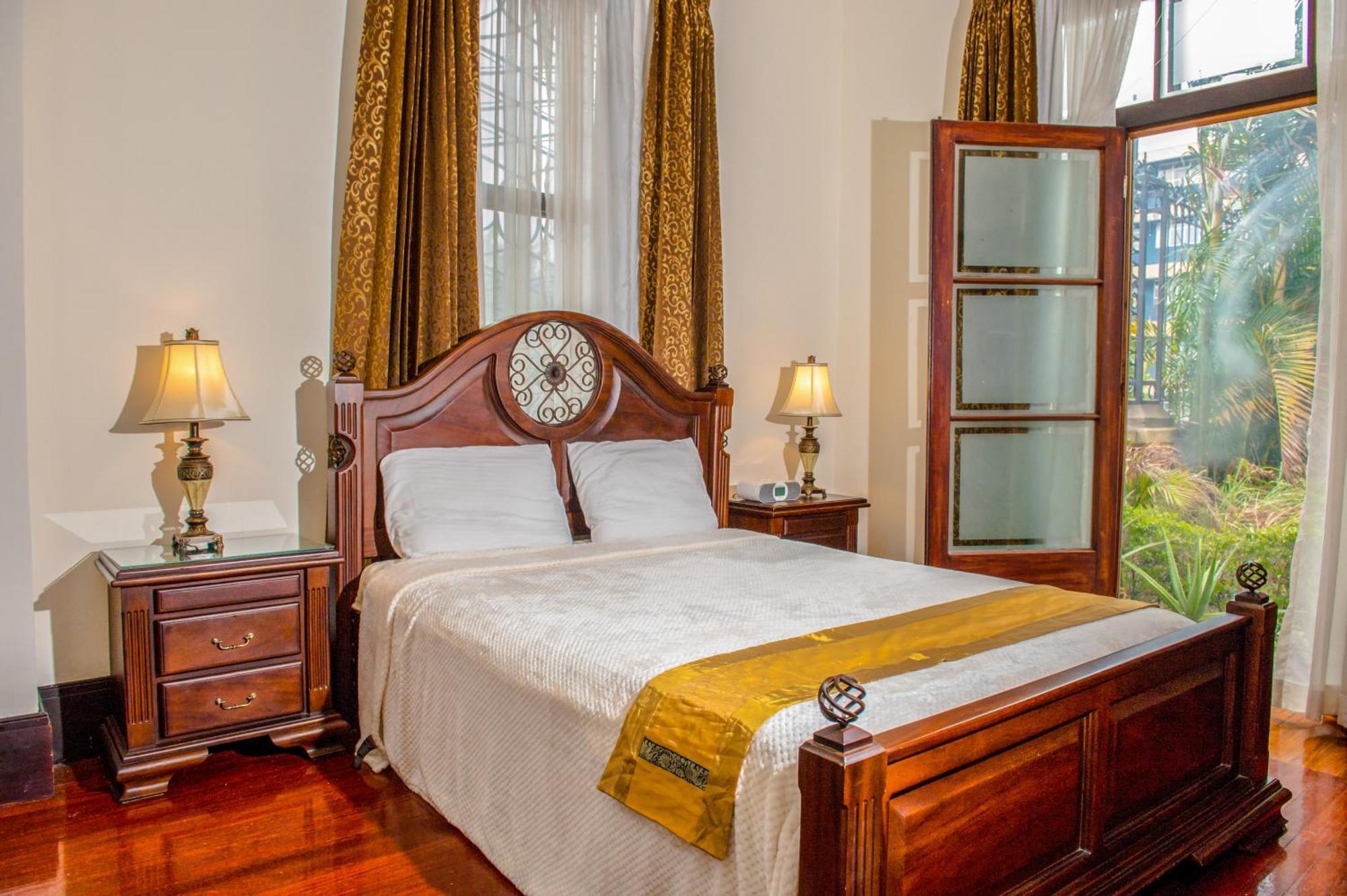 Hotel Majestad San Jose  Bagian luar foto
