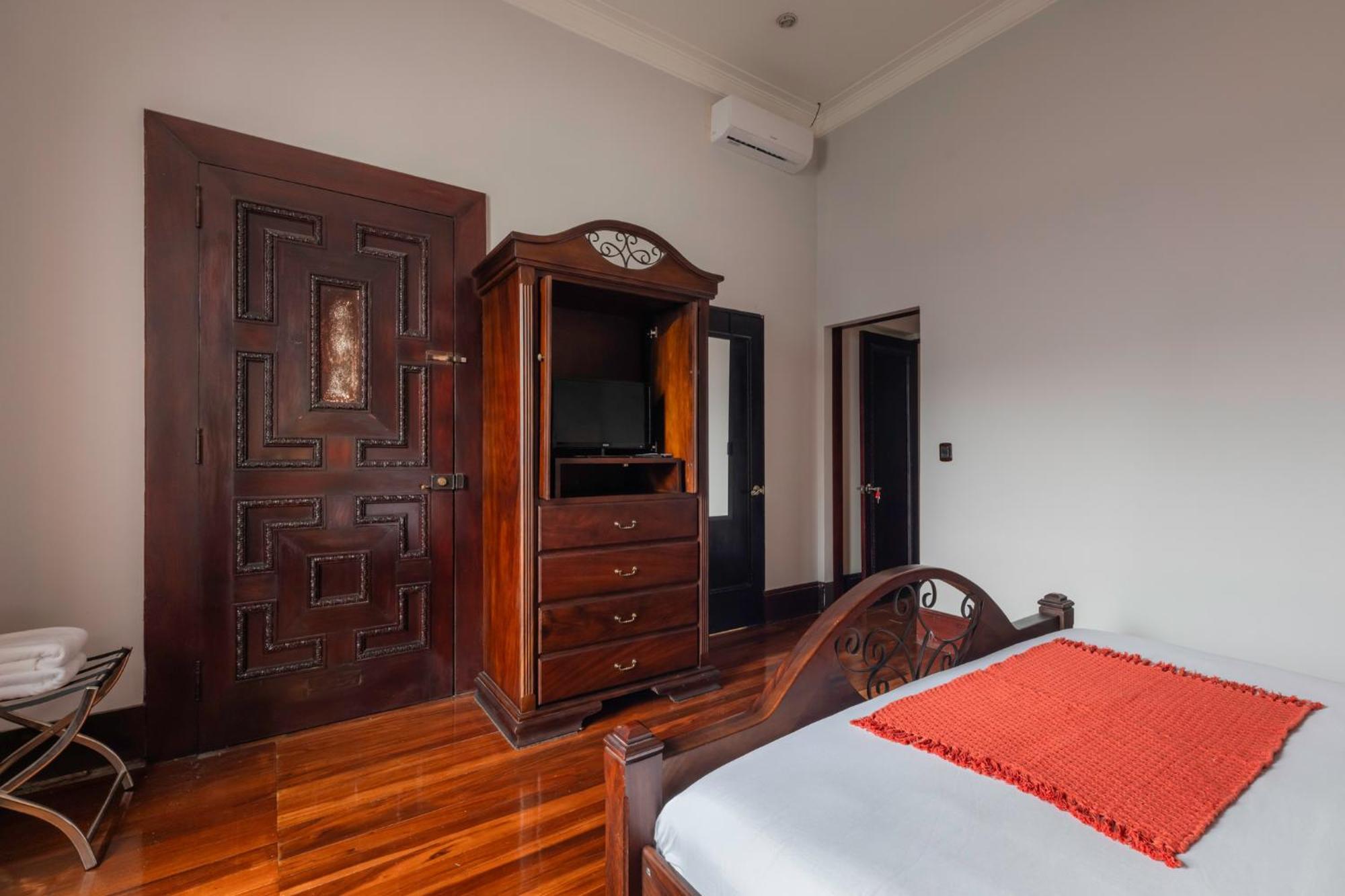 Hotel Majestad San Jose  Bagian luar foto
