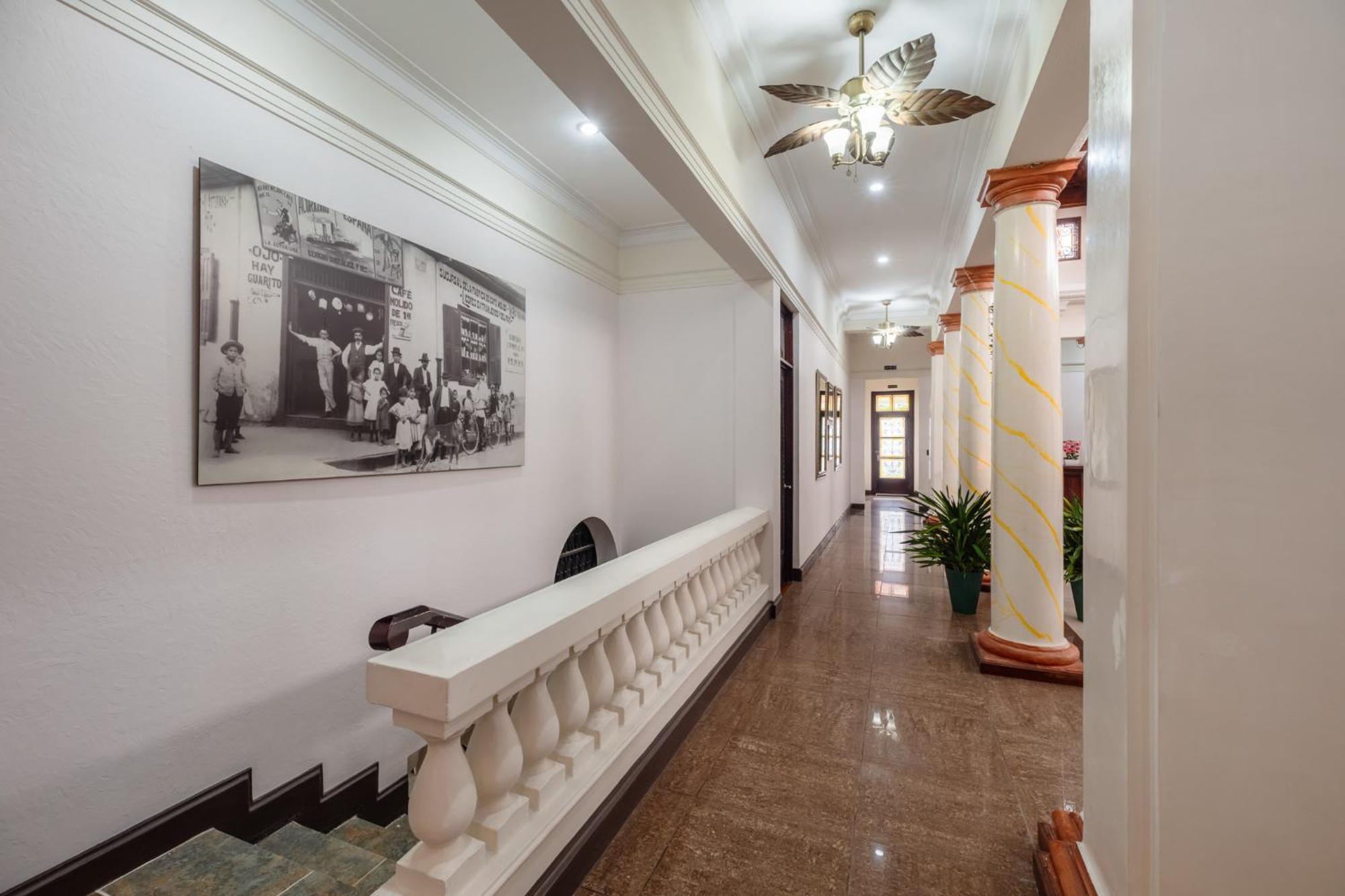 Hotel Majestad San Jose  Bagian luar foto